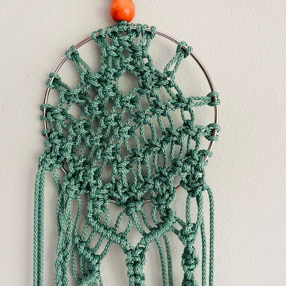 Macrame wall hanging - Picture 2 of 4